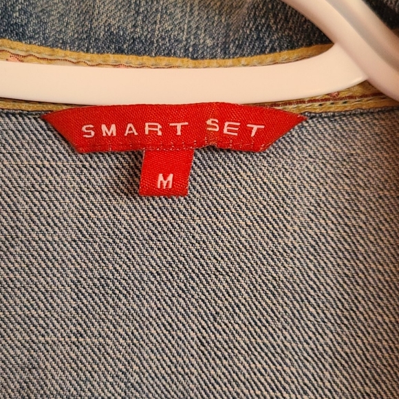 Jean jacket - Picture 2 of 4